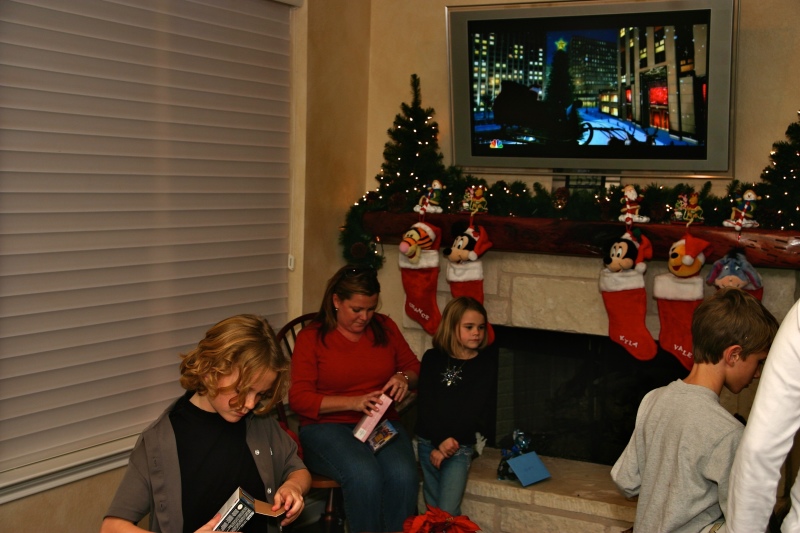 Hildebrand Christmas ScreenSaver/800x600_2007-12-24 Christmas Eve J&J42.jpg